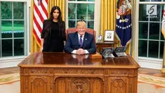 Donald Trump menerima kunjungan Kim Kardashian di Gedung Putih. Kim membahas tentang pembebasan seorang wanita dari penjara atas kasus narkoba,