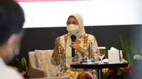 Menteri Ketenagakerjaan, Ida Fauziyah dalam acara NGOPI SUSU (Ngobrol Pintar Struktur dan Skala Upah) di Jakarta, Kamis (9/12/2021). (Dok Kemnaker)