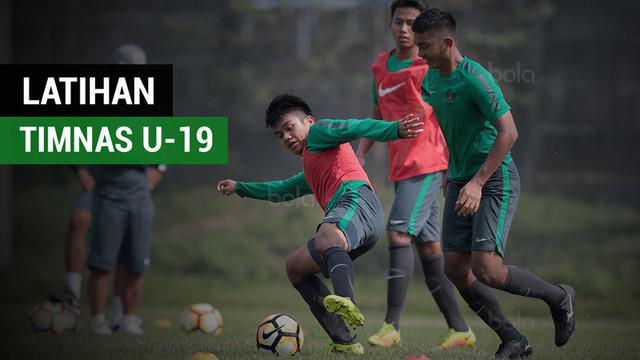 Berita video latihan perdana Timnas Indonesia U-19 untuk Kualifikasi Piala Asia U-19 2018 di Tambun, Bekasi, Jumat (29/9/2017).
