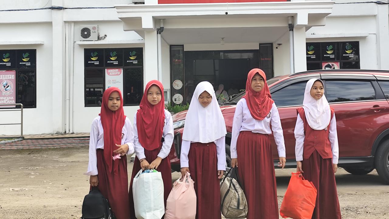 Senyum Naila Mulai Jalani MPLS Sekolah Rakyat