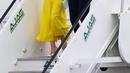 Kate bersinar dalam gaun Roksanda kuning kenari dengan detail pita saat tiba di Jamaika, perhentian kedua tur luar negeri mereka di Karibia. (Foto Instagram @hrhprincesscatherine_uk)
