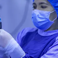 Ilustrasi vaksin corona, vaksin covid-19. Kredit: fernando zhiminaicela via Pixabay