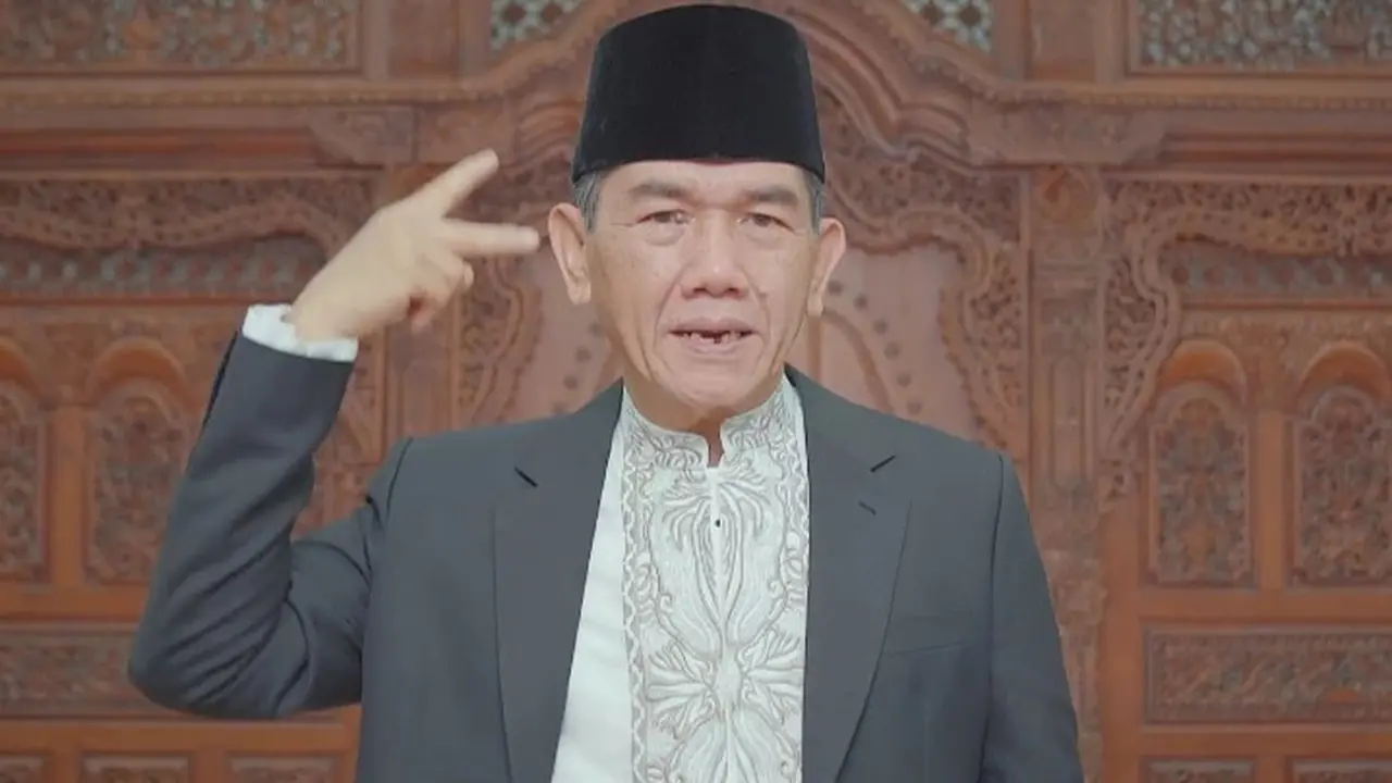Pj Wali Kota Pontianak Ani Sofian menyampaikan ucapan Selamat Idul Fitri 1445 Hijriyah menggunakan bahasa isyarat
