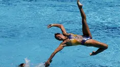 Aksi tim renang indah Prancis dalam kualifikasi Olimpiade 2016 di Rio de Janeiro, Brasil, (6/3/2016). (Reuters/Sergio Moraes)