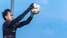 Kiper muda Husna Malik akan menggantikan Leo Navacchio saat Persik menantang Bali United. (Bola.com/Gatot Sumitro)