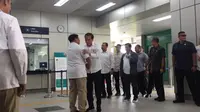 Jokowi-Prabowo bertemu di Stasiun MRT Lebak Bulus, Sabtu (13/7/2019). (Liputan6.com/Lizsa Egeham)