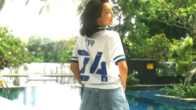 Galeri Foto Putri Patricia Pakai Jeans