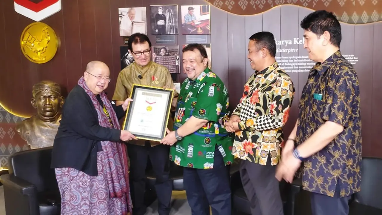 MURI Tetapkan The Natrabu Jadi Restoran Minang Terbesar di Dunia