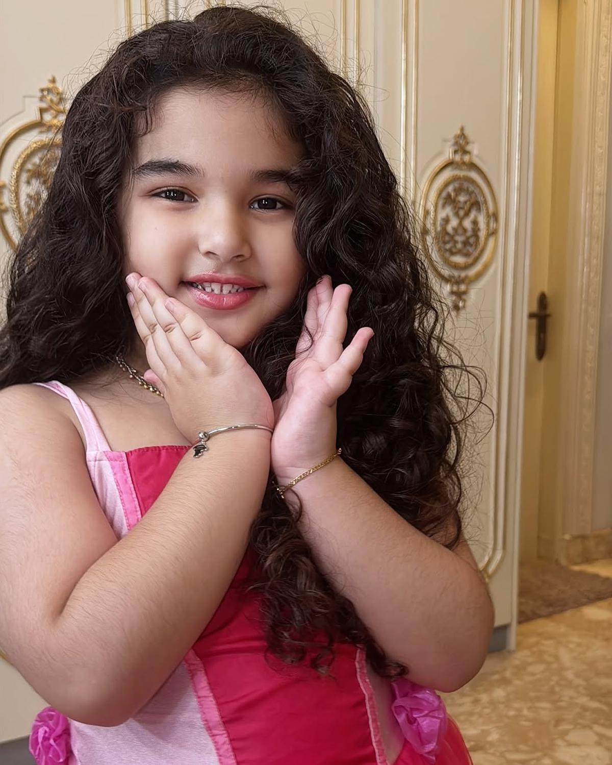 Ayang Anak Tasya Farasya Beri Tutorial Makeup Jadi Princess Aurora, Sudah Jago Tanpa Pakai Cermin