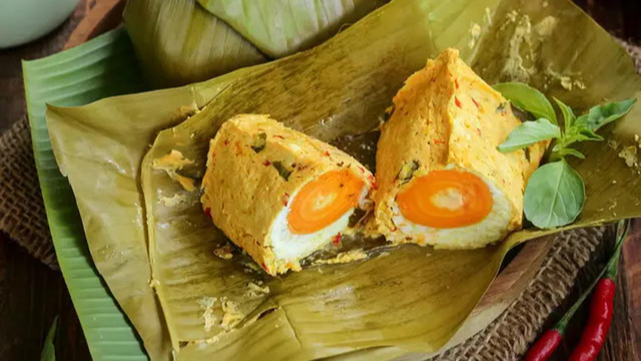 Pepes tahu telur asin