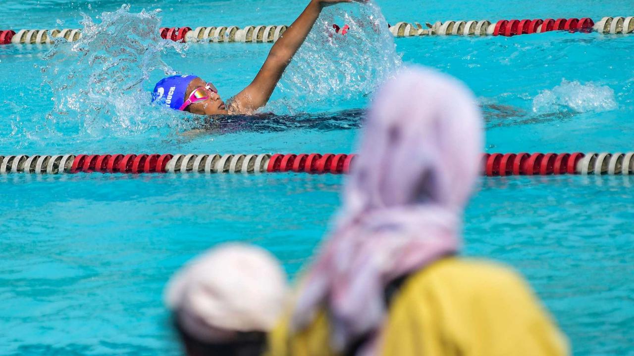 Semangat Murid SD Bertanding Renang dalam Olimpiade Olahraga Siswa Nasional
