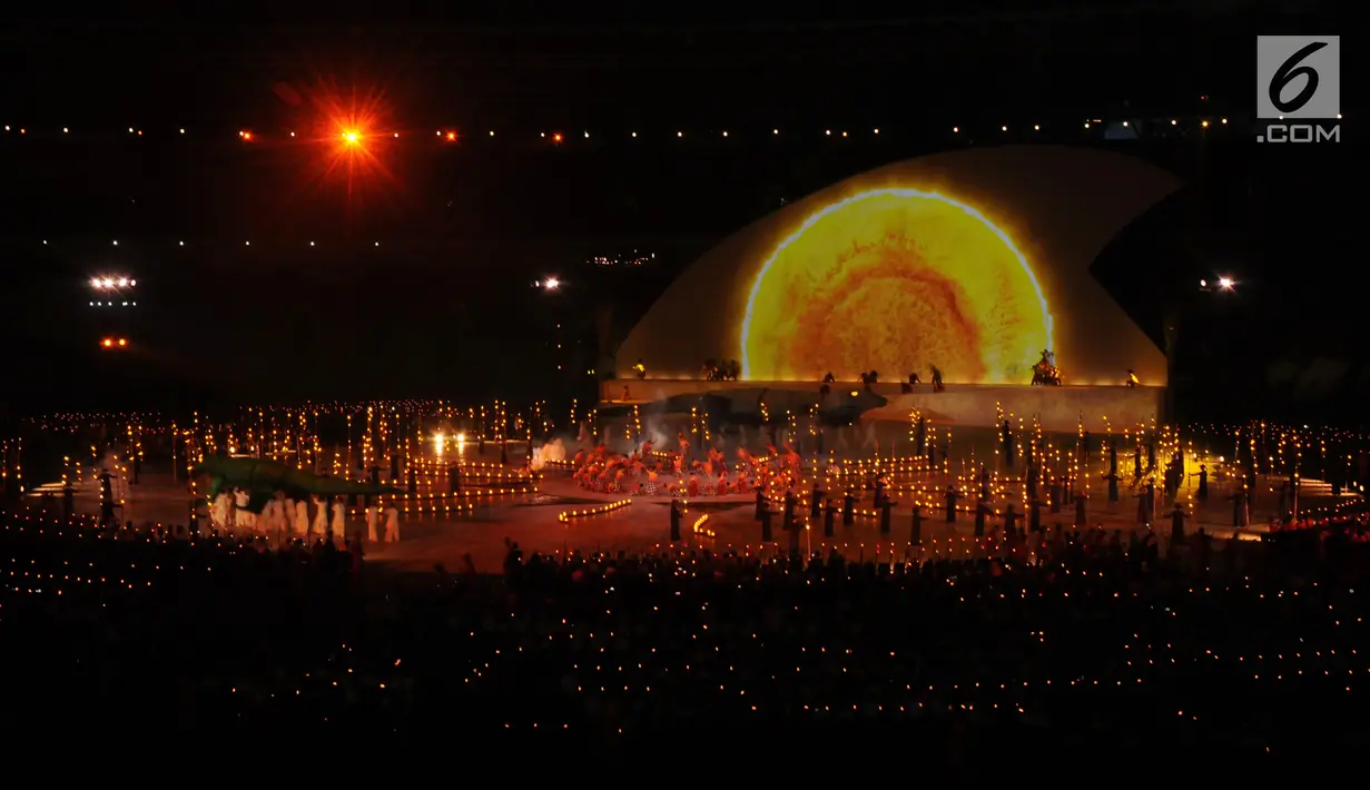 Salah satu tampilan tarian pada malam pembukaan Asian Para Games 2018 di Stadion Utama Gelora Bung Karno, Jakarta, Sabtu (6/10). Ribuan atlet dari 41 negara akan berlaga di ajang Asian Para Games 2018. (Liputan6.com/Helmi Fithriansyah)