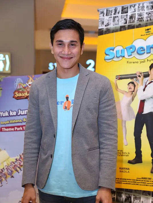 Film arahan sutradara Hadrah Daeng Ratu ini sendiri bercerita tentang seorang ayah yang harus mengurus kedua anak karena ditinggal sang istri selama dua Minggu ke luar negeri. (Nurwahyunan/Bintang.com)