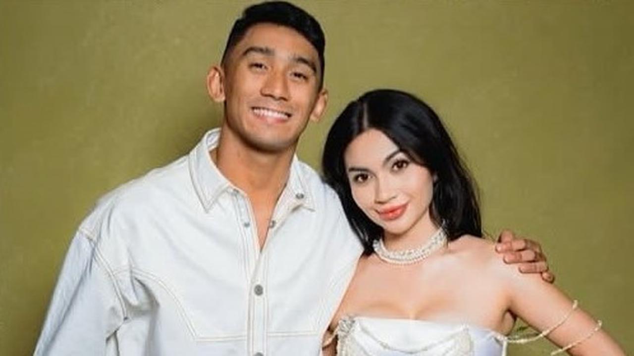 Ariel Tatum dan Daffa Wardhana Dikabarkan Pacaran, Dapat Bunga saat Valentine - Buatkan Pancake Bentuk Love