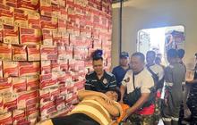 KRI dr. Radjiman Wedyodiningrat TNI AL Siagakan Layanan Medis Gratis untuk Korban Banjir Sumatera Utara