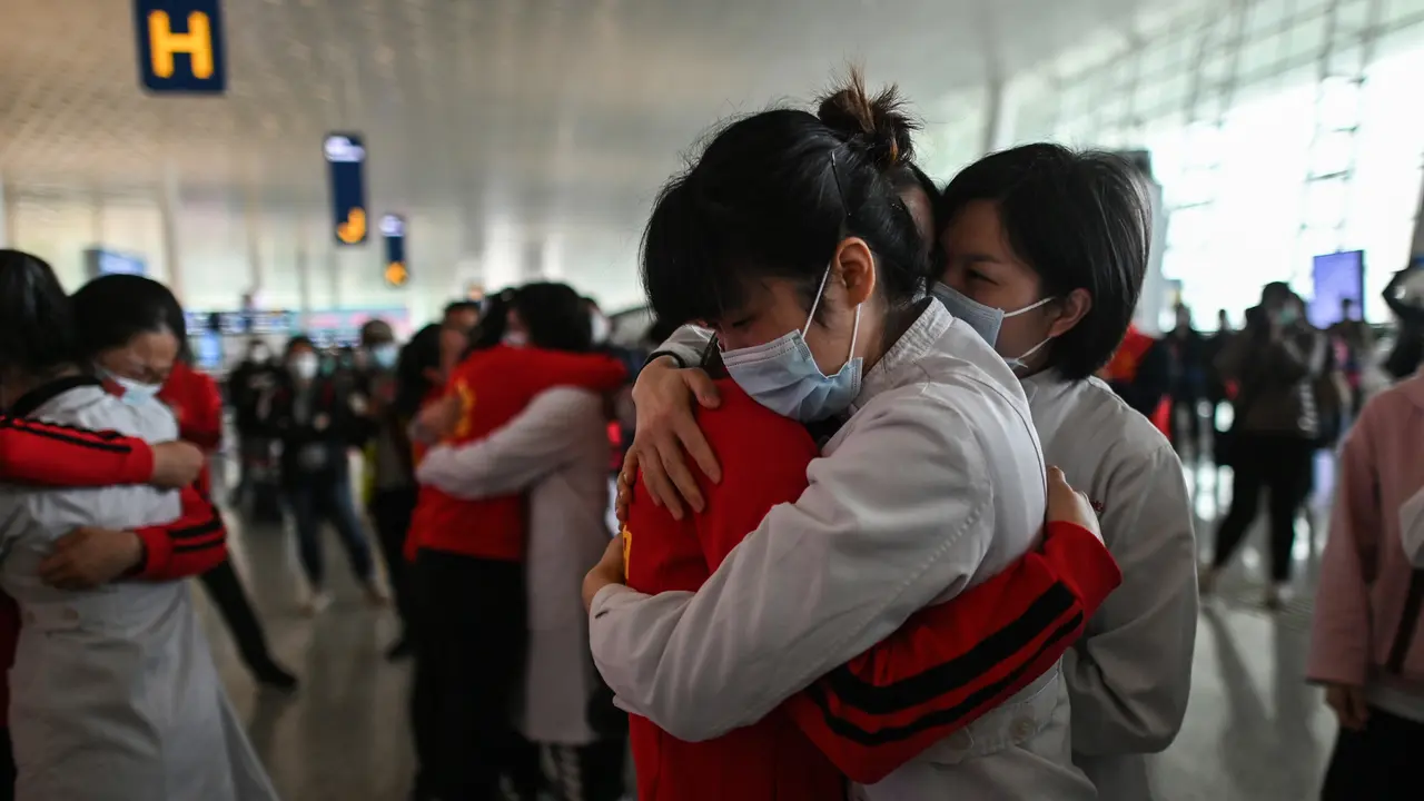 Perpisahan Para Pahlawan Medis di Wuhan