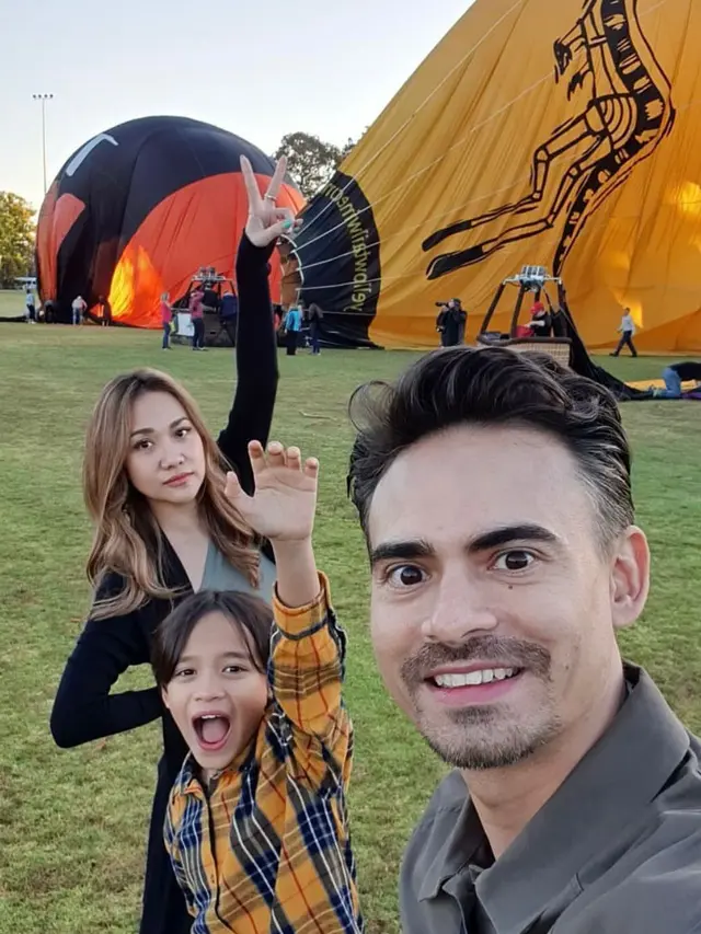 Potret Keluarga Sinclair (Instagram/@ashrafsinclair)