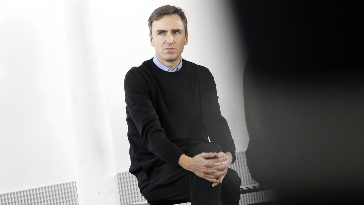 Alasan Raf Simons Tinggalkan Calvin Klein Lebih Cepat 8 Bulan