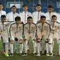 Para pemain Timnas Indonesia U-19 foto bersama sebelum melawan Filipina U-19 pada laga Piala AFF U-18 di Stadion Thuwunna, Myanmar, Kamis (7/9/2017). Indonesia menang 9-0 atas Filipina. (Liputan6.com/Yoppy Renato)