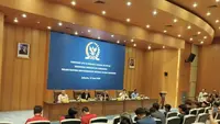 Dasco Telepon Bahlil dan Nanik di Depan Mahasiswa Pendemo