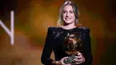 Alexia Putellas sukses menyabet penghargaan Ballon d'Or 2021 yang dianugerahkan kepada pesepakbola wanita terbaik pada tahun 2021. (AFP/Franck Fife)