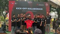 Persija Jakarta memperpanjang kerja sama dengan Bank Jakarta untuk Super League musim 2026/2027 dalam pengumuman yang dilakukan di Taman Suropati, Jakarta Pusat, pada Minggu (9/8/2026) pagi WIB. (Bola.com/Muhammad Adi Yaksa).