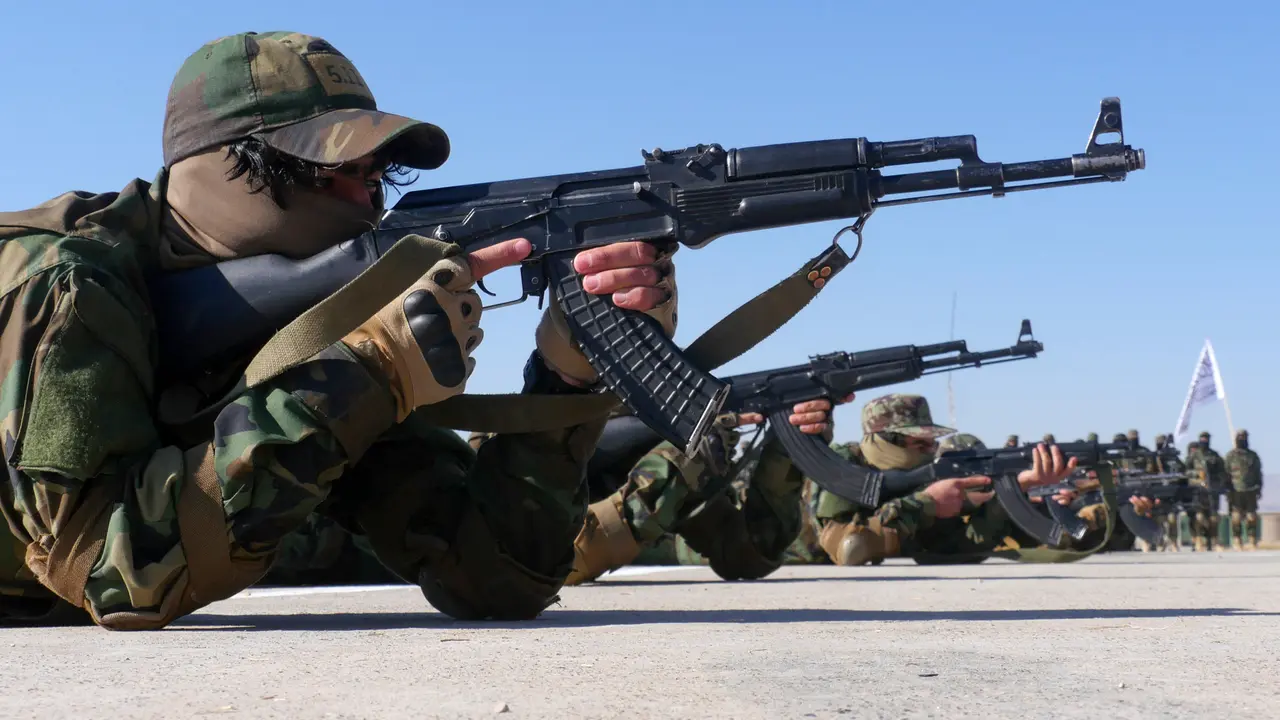 Melihat Upacara Kelulusan Pasukan Taliban