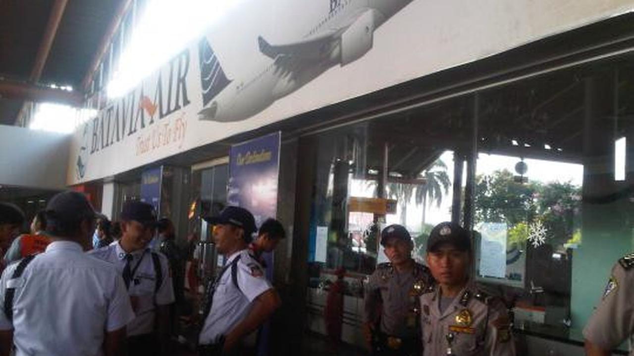 Kantor Batavia Air 'dikepung' calon penumpang