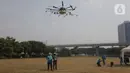 Peserta menerbangkan drone saat lomba drone KASAU CUP KASAU CUP 2020 di Lapangan Wisma Aldiron, Jakarta, Sabtu (12/9/2020). Lomba yang diselengarakan oleh TNI AU World Airsport Federation Federasi Aero Sport Indonesia memperebutkan piala Kasau Cup 2020 dengan lima kategori. (merdeka.com/Imam Buhori)