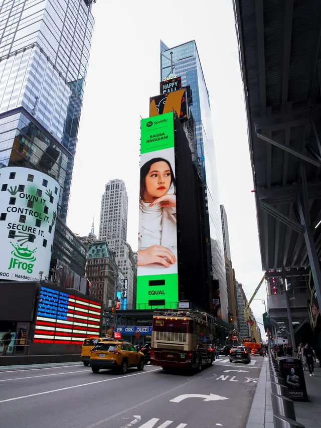 Wajah Raissa Anggiani Muncul di Times Square New York City, Kampanyekan Kesetaraan Gender. (ist)