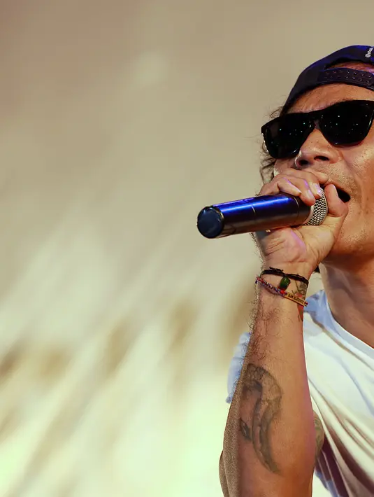 Bagi Slank, orang-orang di desa sangat memberikan pelajaran hidup yang berharga.  Serta hal tersebut dapat dijadikan sebagai benteng untuk tidak melakukan korupsi yang semakin marak di Indonesia. (Deki Prayoga/Bintang.com)