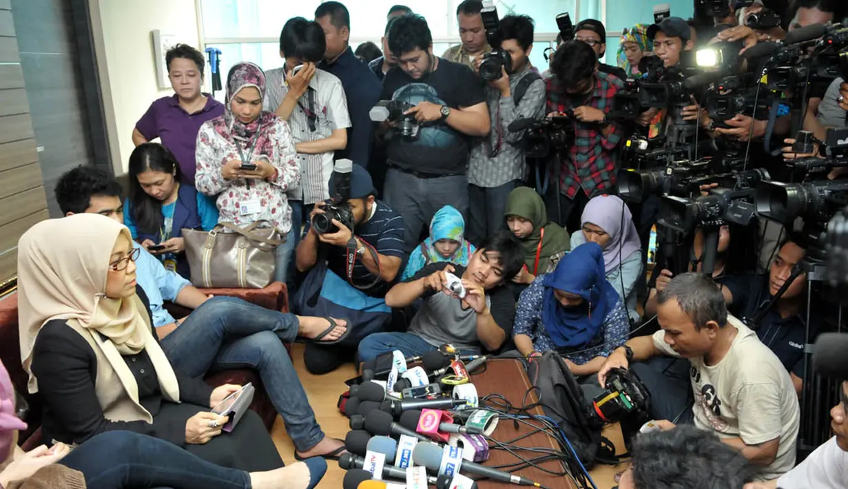 Ibunda Marshanda, Riyanti Sofyan menggelar jumpa pers di kediamannya kawasan Menteng, Jakarta, Jumat (8/8/14). (Liputan6.com/Panji Diksana)