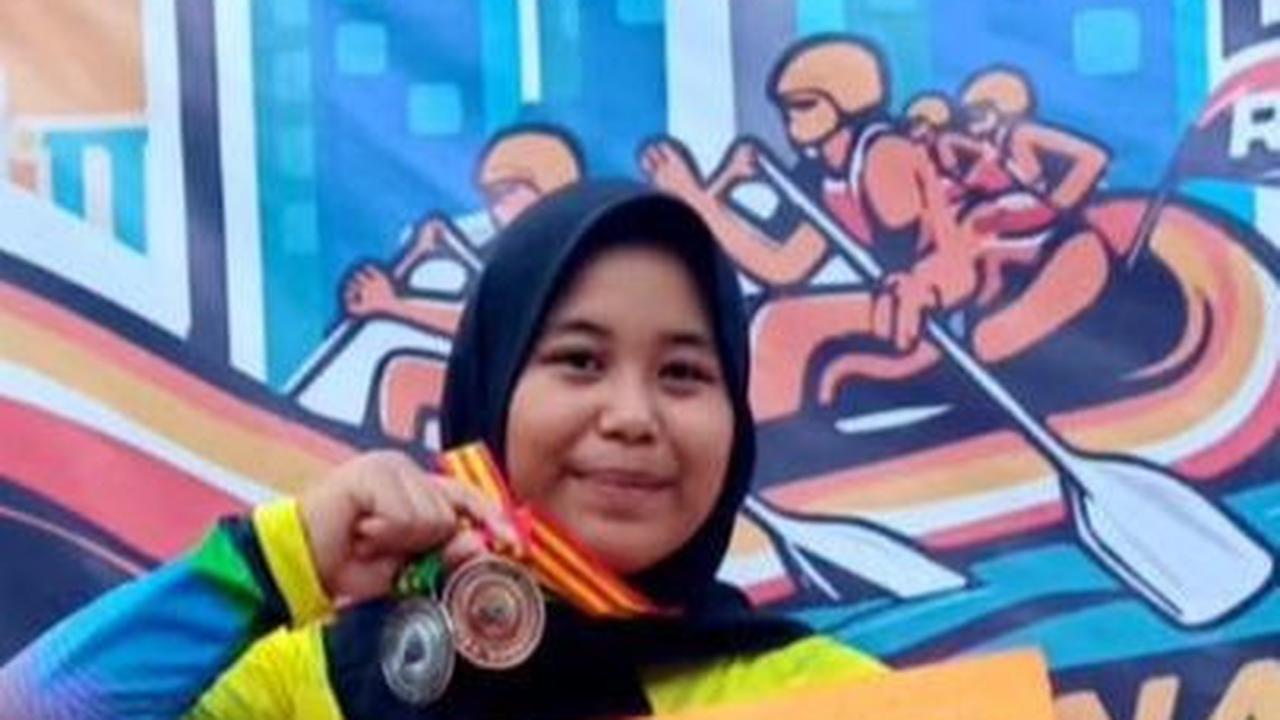 Dia kemudian berhasil meraih Juara 3 Head to Head dan Juara 2 Down River Race/DRR.<br>