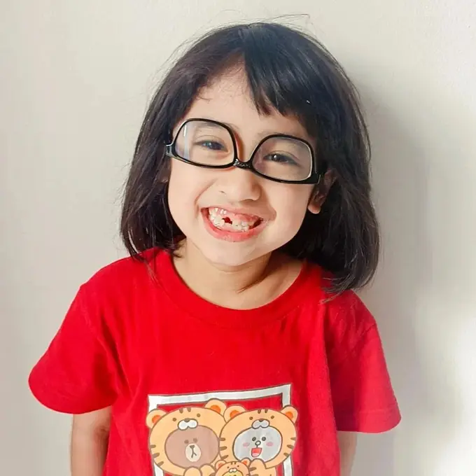 [Fimela] Khadeejah anak Oki Setiana Dewi