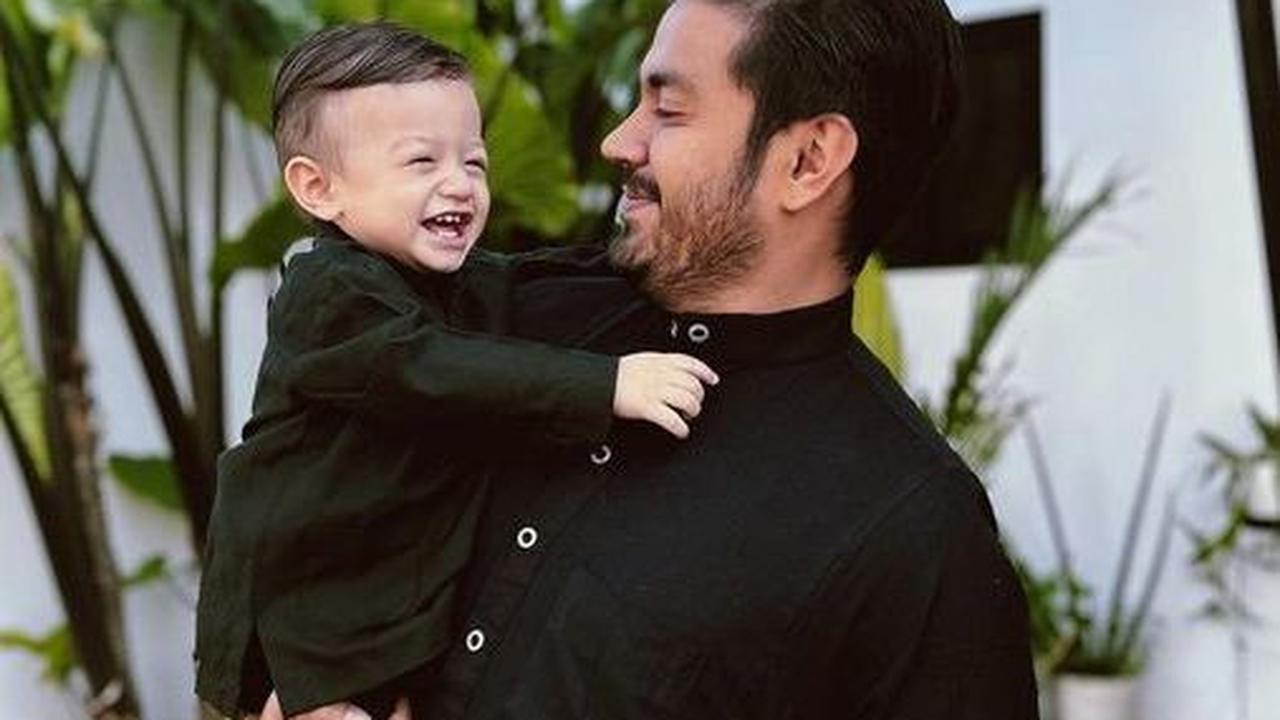 Potret Kebersamaan Baby Arash dan Sang Ayah, Bryan Mckenzie.
