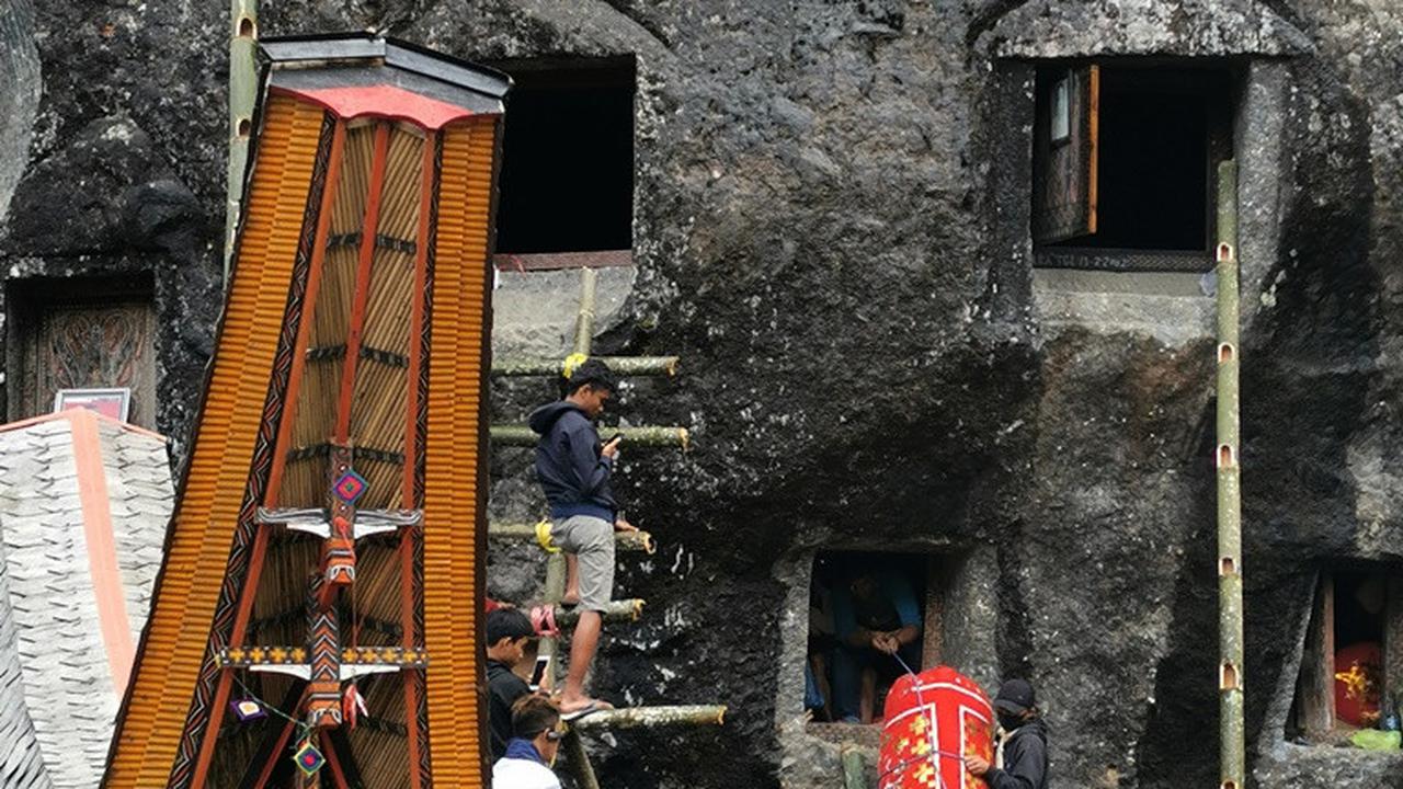 Ritual Ma’nene, Upacara Mengganti Pakaian Mayat di Tana Toraja