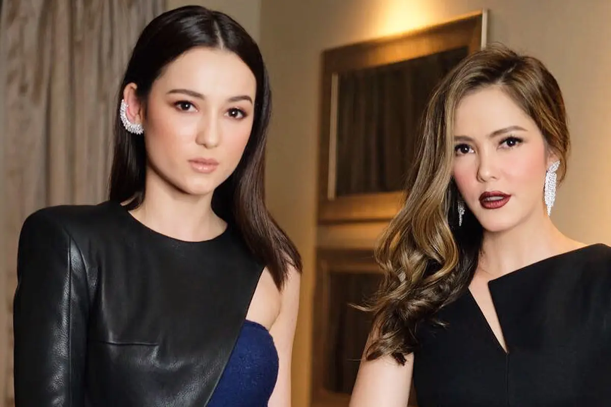 [Bintang] Julie Estelle dan Cathy Sharon