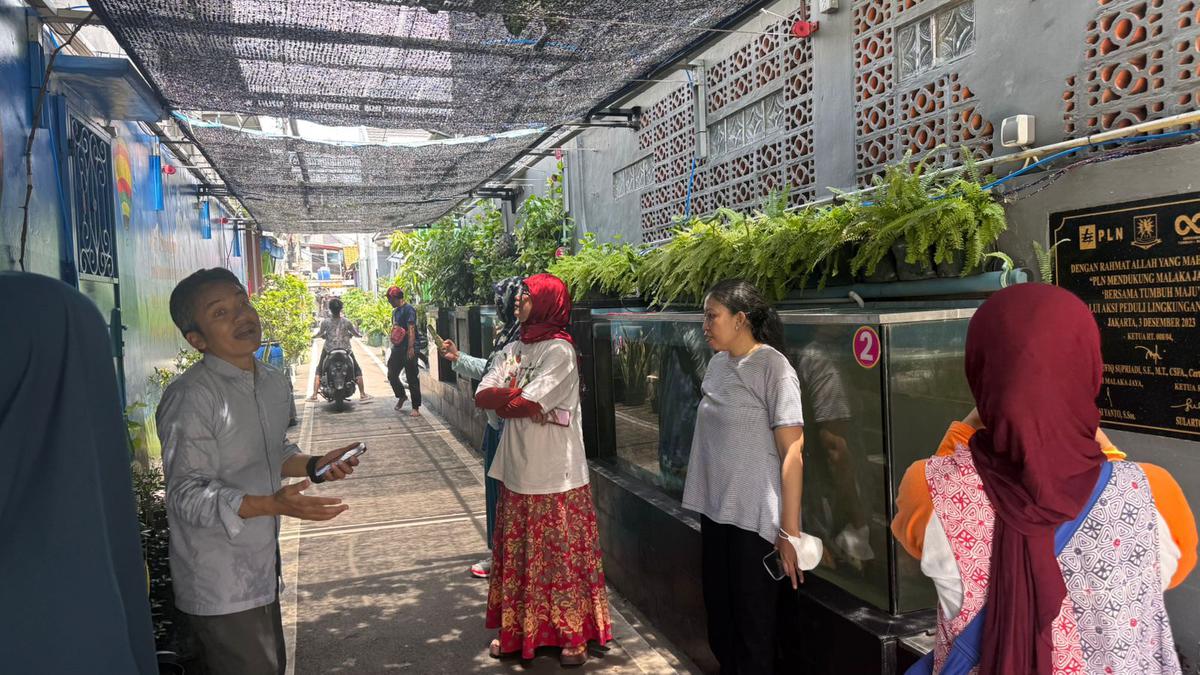 Kepala Sekolah Indonesia Berkebun Kunjungi dan Apresiasi Media Percontohan Pencegah Krisis Planet di Malaka Jaya