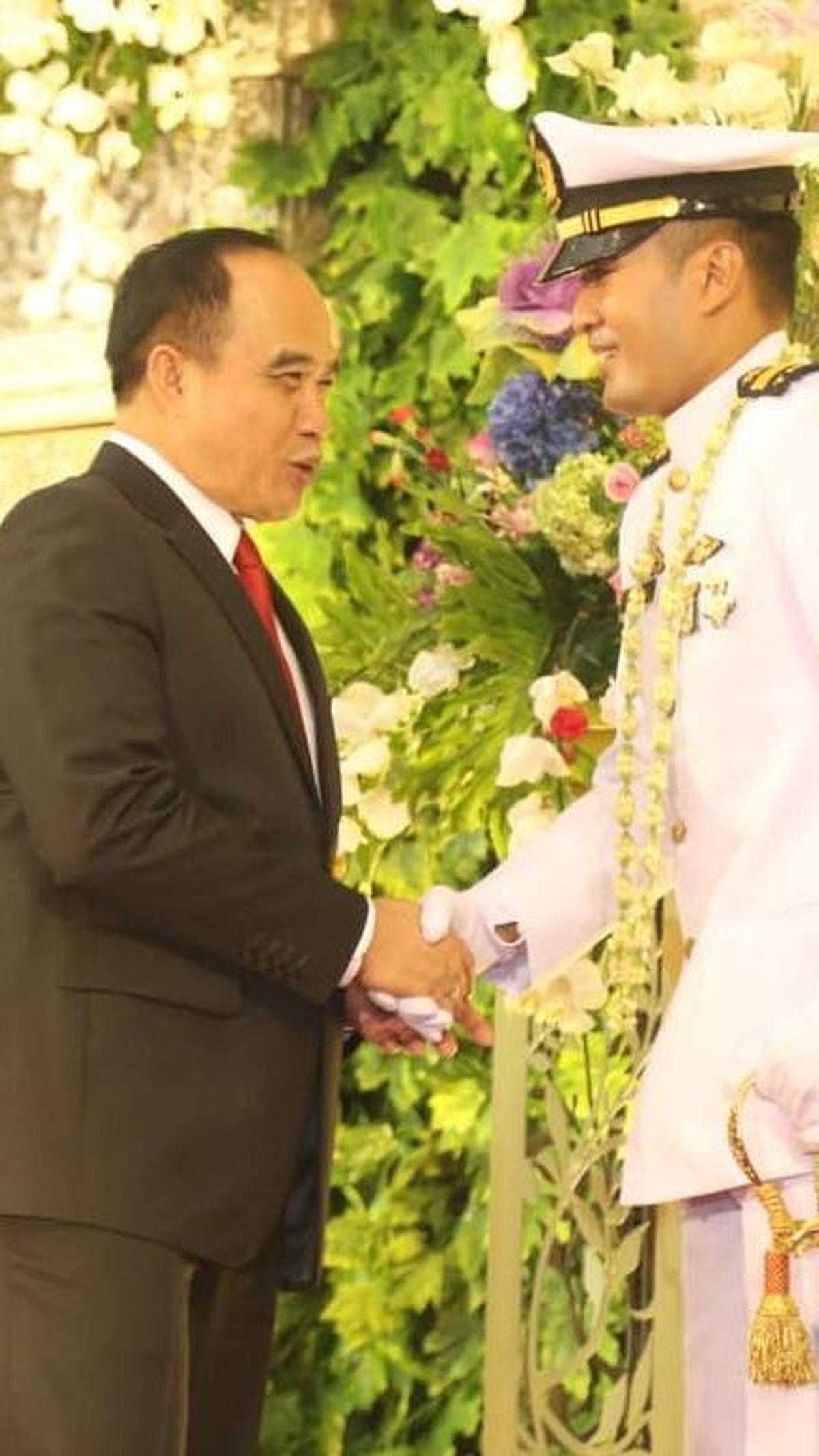 Menikahi Rekan Sejawat di TNI <br>