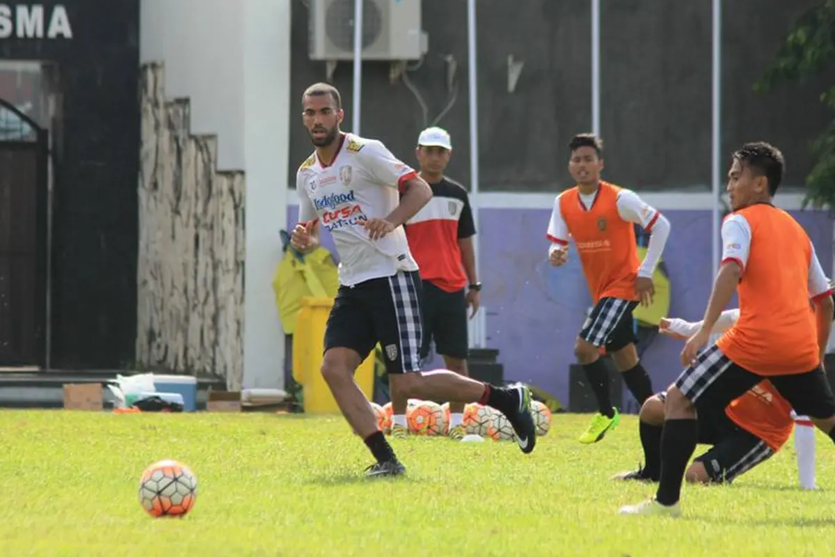 Sylvalo Dominique Comvalius