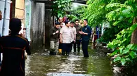 Presiden Prabowo Subianto mengunjungi masyarakat terdampak banjir di Babelan, Kabupaten Bekasi, Jawa Barat, pada Sabtu, 8 Maret 2025. (Foto: Rusman - Biro Pers Sekretariat Presiden)