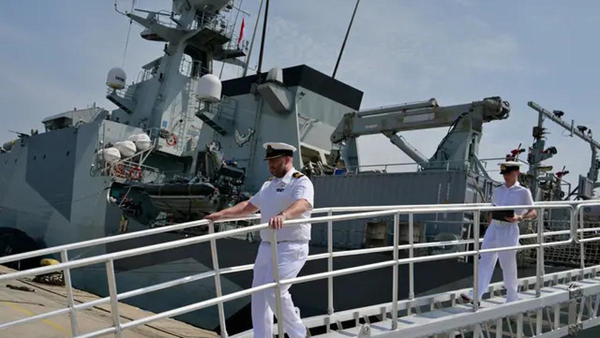 Perkuat Kerja Sama Militer, Kapal Angkatan Laut Inggris HMS Spey Berlabuh di Jakarta
