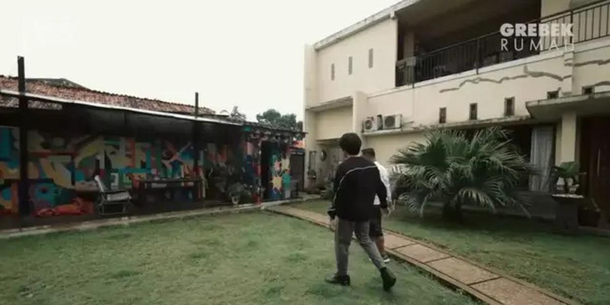7 Potret Dapur Outdoor di Rumah Narji, Modelnya Estetik dan Cocok untuk Nongkrong