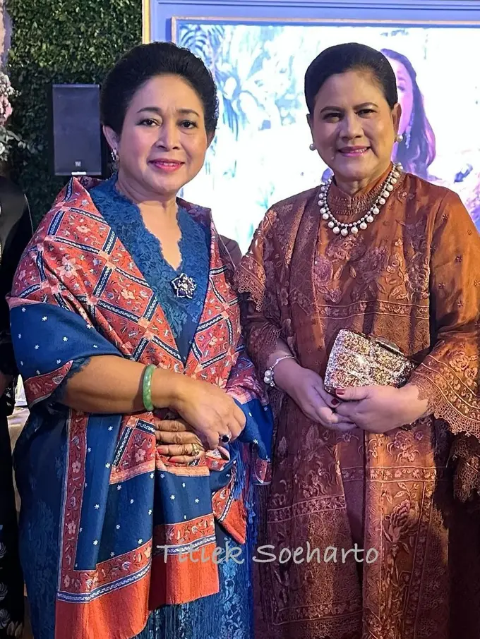 Titiek Soeharto dan Iriana Jokowi