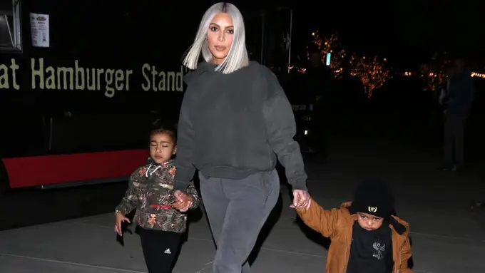 [Bintang] Kim Kardashian