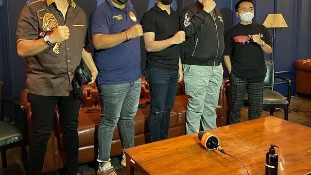 Lelang cincin berlian yang digelar Ressa Herlambang dan IPMI dimenangkan oleh Hendrik Pro Bike (ist)