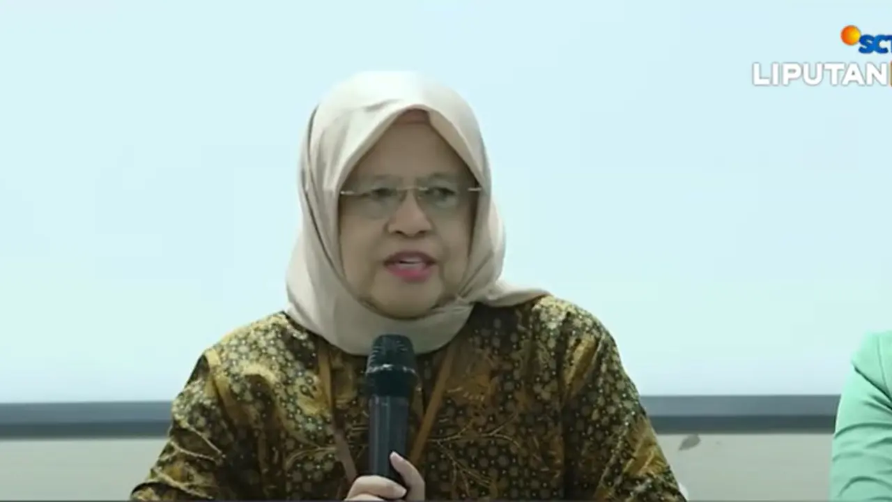 Direktur RS Hermina Jatinegara dokter Sri Dyah Indraherawati saat konfrensi pers pada Rabu siang usai kebakaran di rumah sakit tersebut. (Tangkapan Layar Youtube Liputan6)