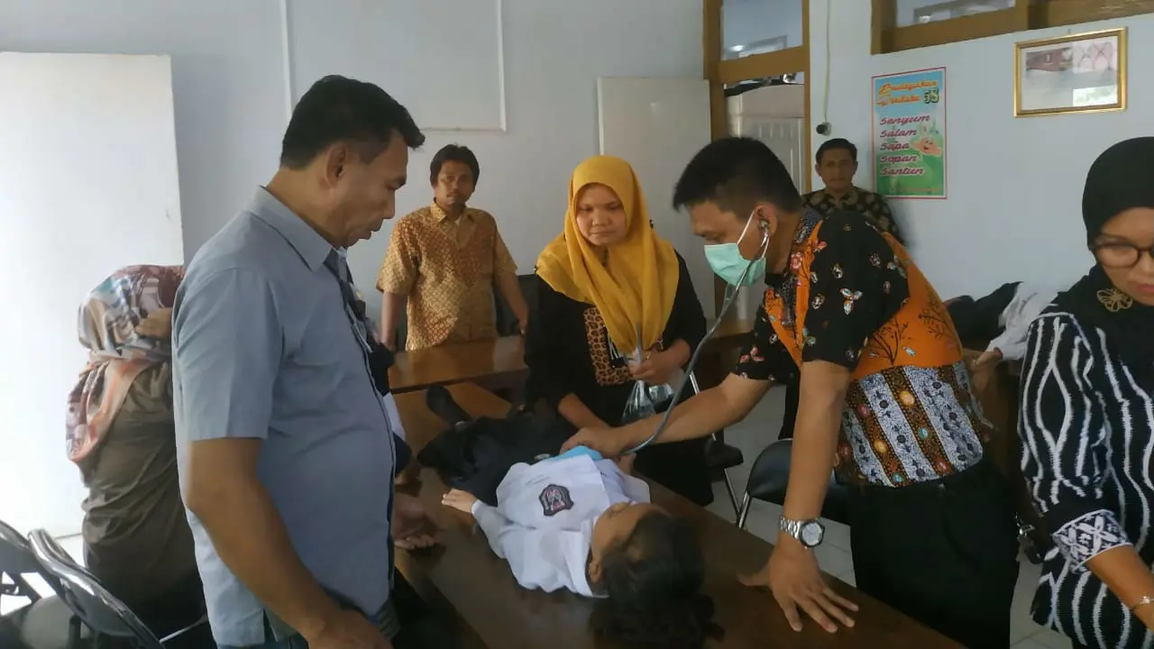 Heboh Bocah Asal Majalengka Keluarkan Semut Dan Kertas Dari Dalam Telinga