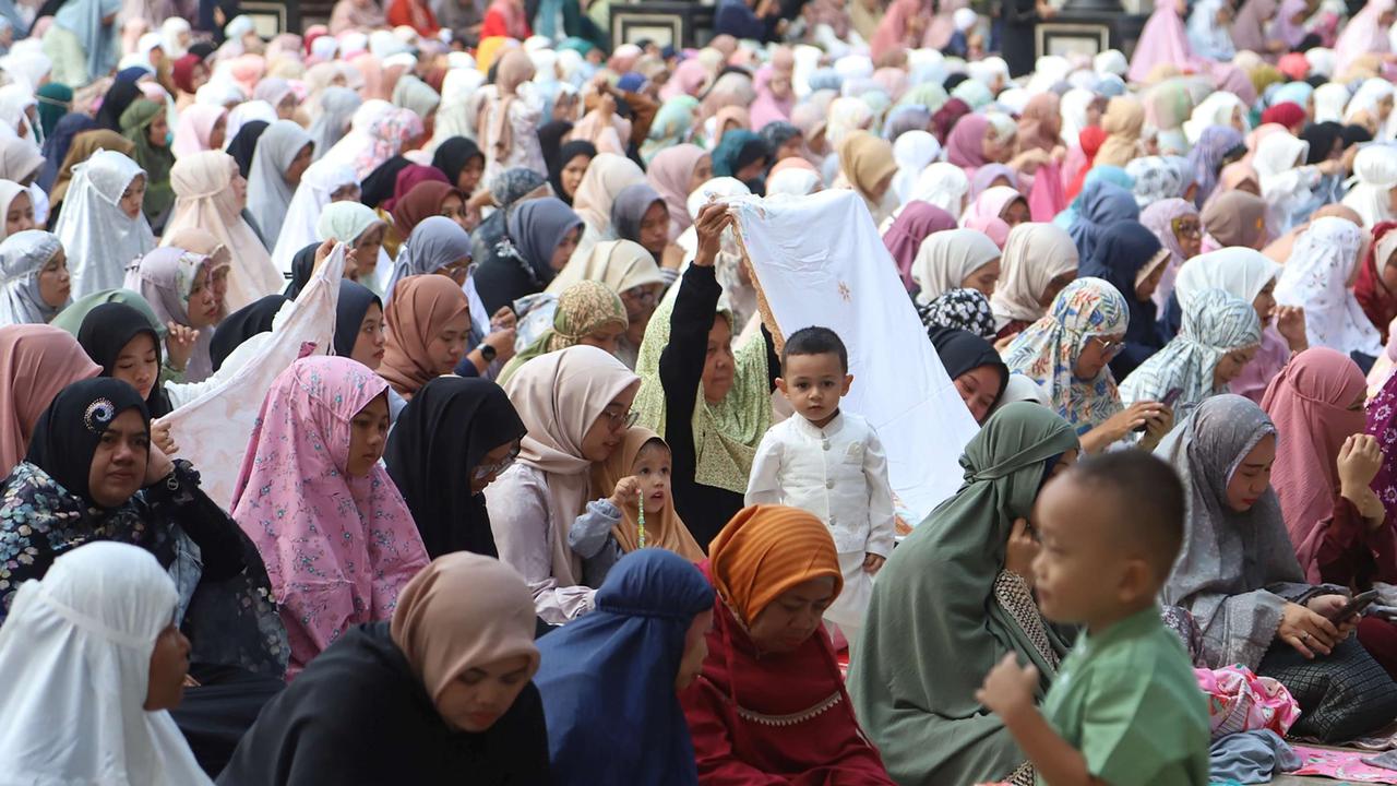 Salat Iduladha di Masjid Kubah Emas Depok