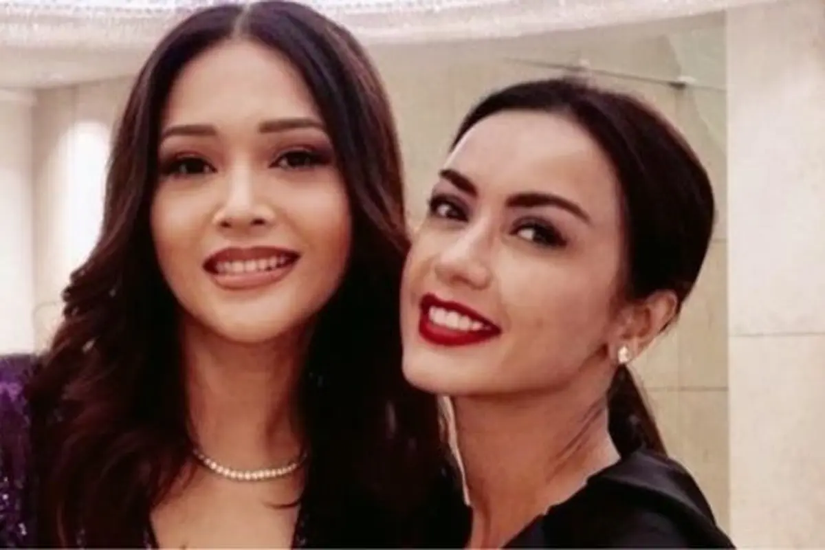 Gaya Maia Estianty saat Kondangan di Luar Negeri (Foto: Instagram @maiaestiantyreal)